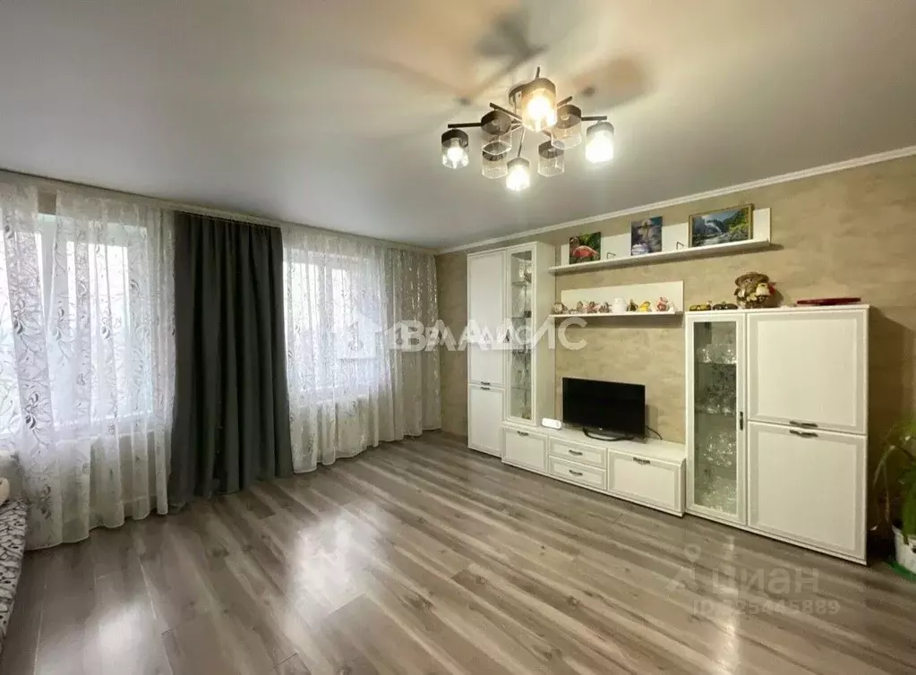 3-к кв. Башкортостан, Благовещенск ул. Комарова, 25 (91.2 м) - Фото 1