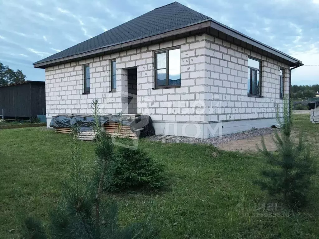 Дом в Ленинградская область, Выборгский район, Рощинское городское ... - Фото 1