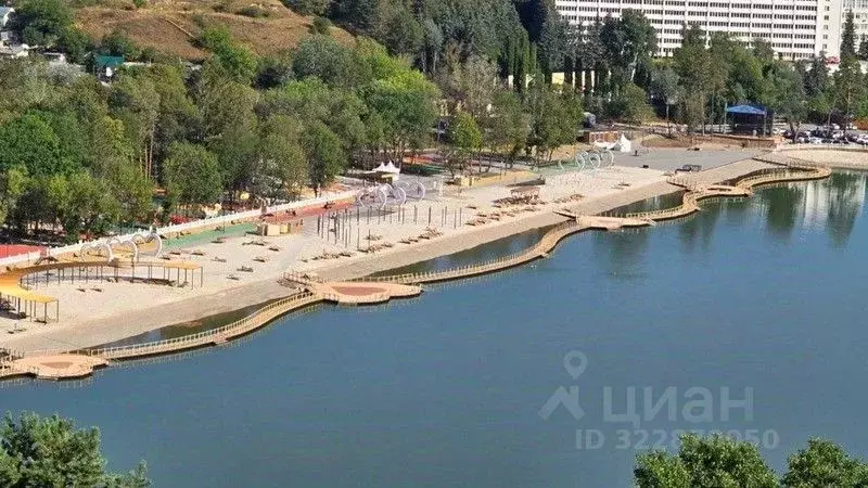 Участок в Ставропольский край, Кисловодск Озерная ул. (7.0 сот.) - Фото 1