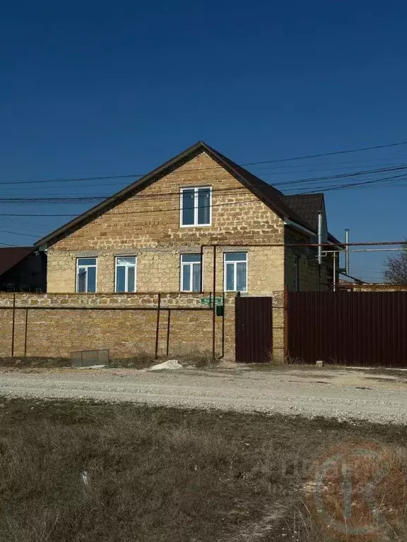 Дом в Крым, Сакский район, с. Суворовское ул. Верхняя, 40 (160 м) - Фото 2