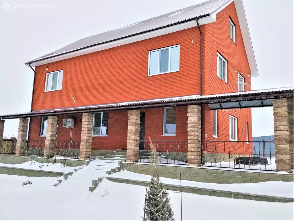 Дом в село Покровка, Центральная улица (300 м) - Фото 1