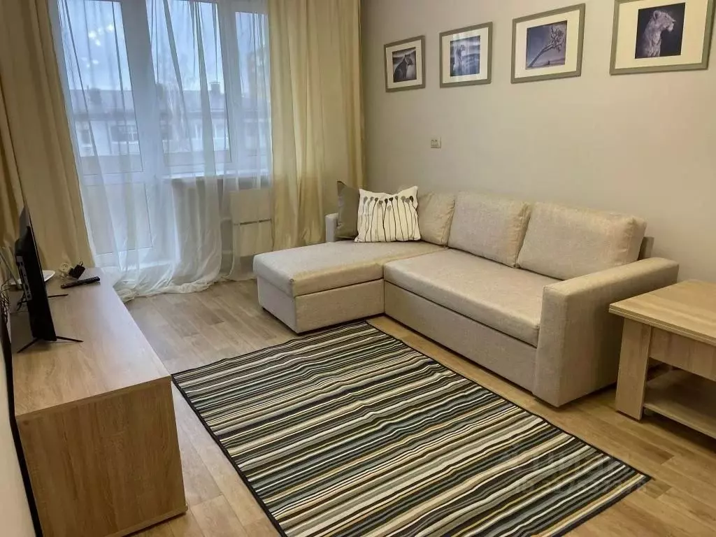 2-к кв. Тюменская область, Тюмень ул. Елизарова, 49 (58.0 м) - Фото 0