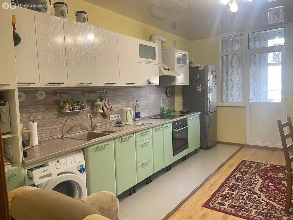 1-комнатная квартира: Краснодар, Домбайская улица, 9 (63.8 м) - Фото 0