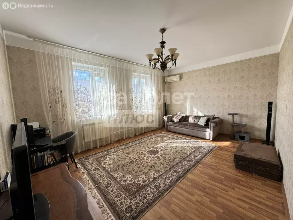 3-комнатная квартира: Махачкала, Атланаульская улица, 8 (83.5 м) - Фото 0