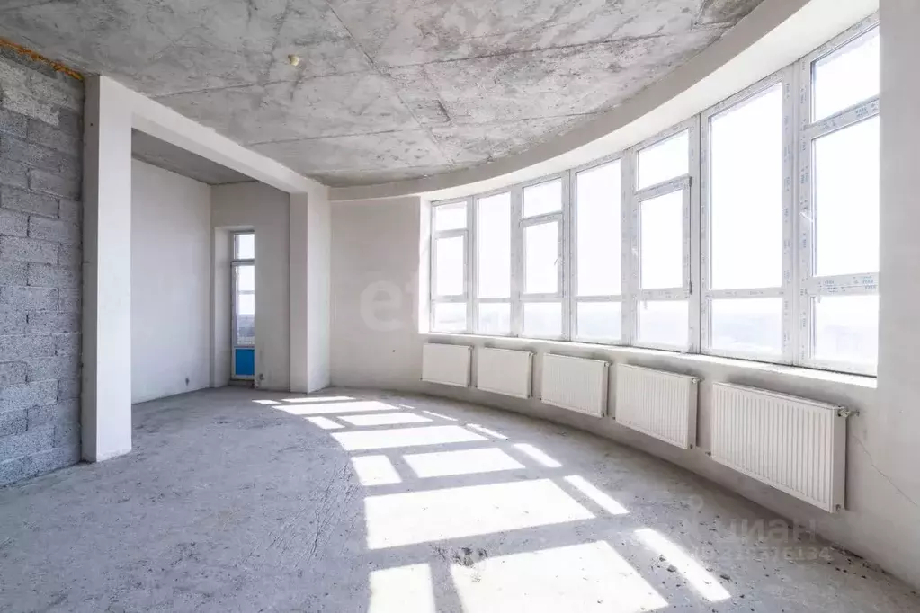 6-к кв. Тюменская область, Тюмень ул. Малыгина, 90 (267.5 м) - Фото 0