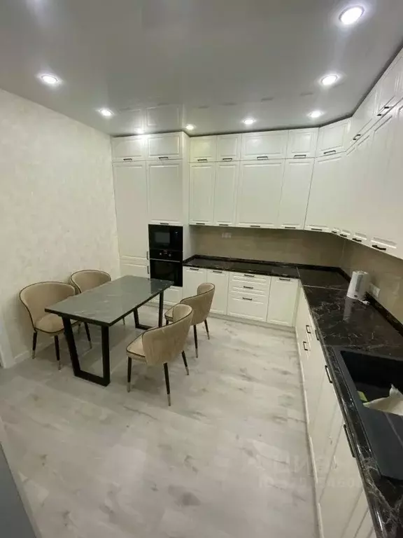 2-к кв. Ханты-Мансийский АО, Сургут ул. Есенина, 6 (53.0 м) - Фото 1