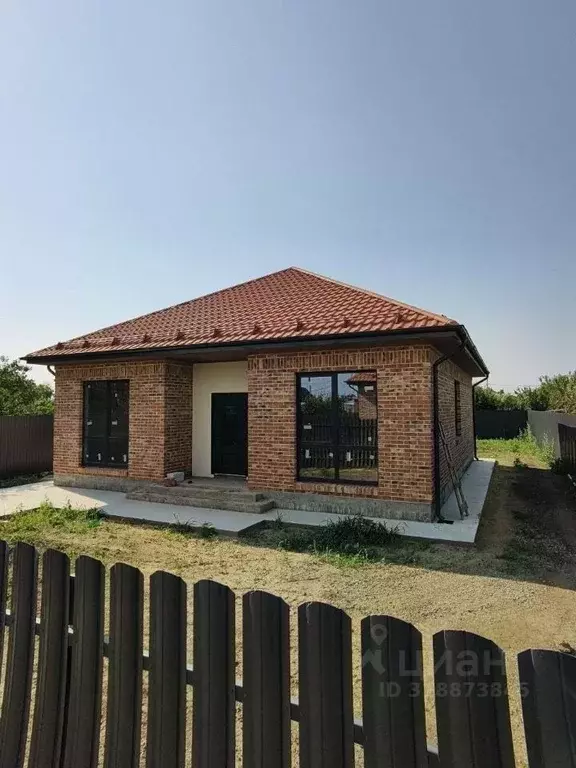 Дом в Краснодарский край, Славянск-на-Кубани ул. Фурманова, 52 (112 м) - Фото 1