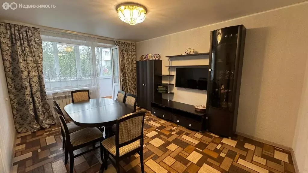 3-комнатная квартира: Октябрьский, 34-й микрорайон, 9Б (53.3 м) - Фото 1