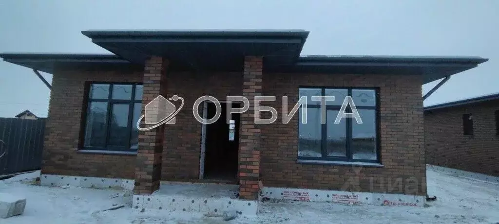 Дом в Тюменская область, Тюмень Казарово мкр, ул. Казаровская (120 м) - Фото 1