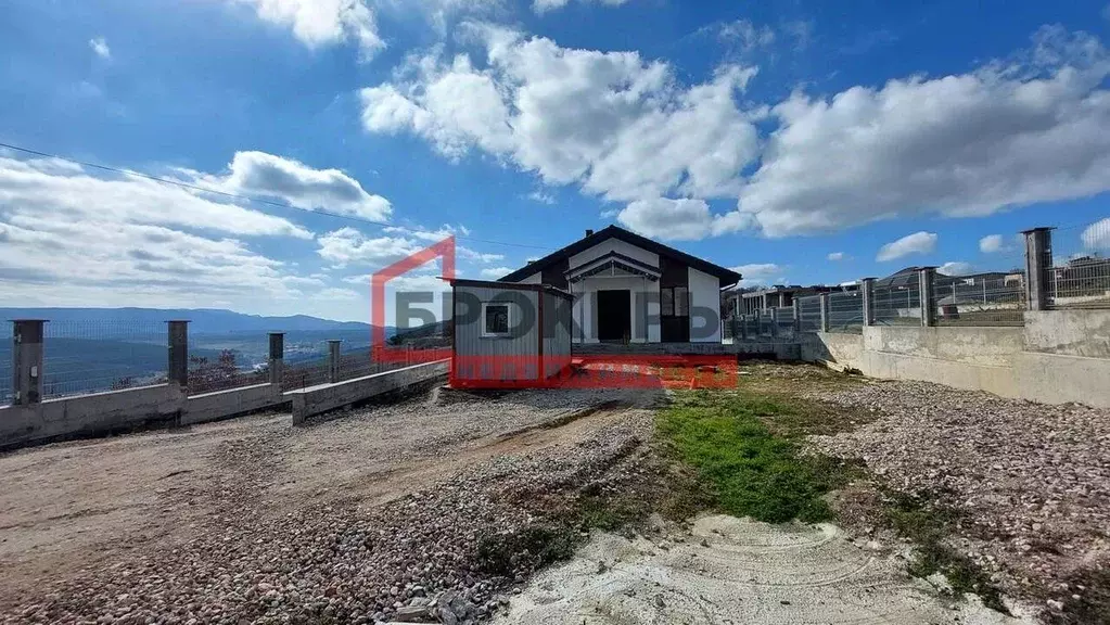 Дом в Севастополь Балаклавский муниципальный округ, ул. Летчика ... - Фото 2