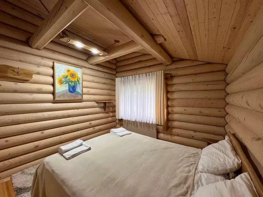 Дом в Карачаево-Черкесия, Зеленчукский район, с. Архыз  (50 м) - Фото 2