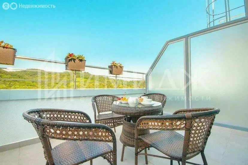 3-комнатная квартира: Сочи, улица Ленина, 298Бк7 (100 м) - Фото 1