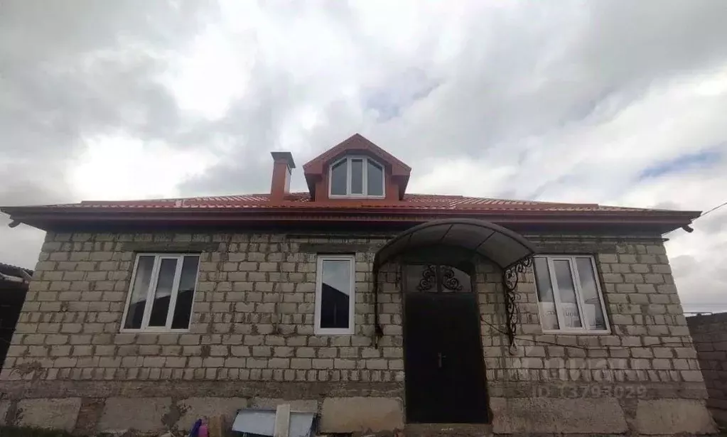 Дом в Кабардино-Балкария, Чегемский район, с. Яникой  (150 м) - Фото 0