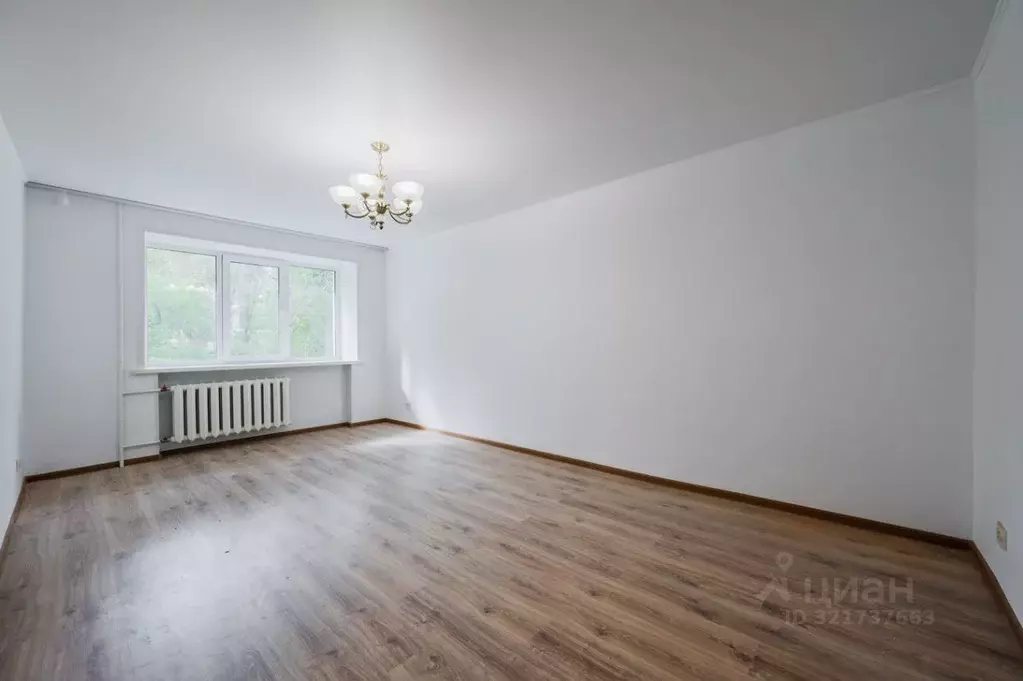 2-к кв. Свердловская область, Екатеринбург ул. 8 Марта, 125 (45.5 м) - Фото 0