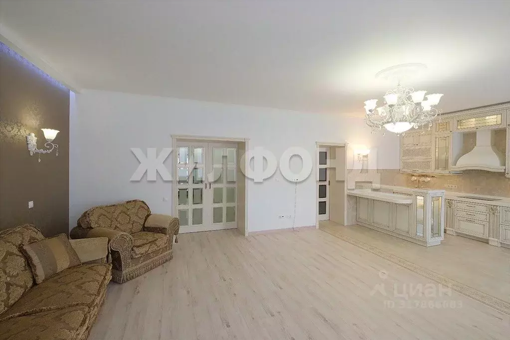 3-к кв. Новосибирская область, Новосибирск ул. Кирова, 27 (129.5 м) - Фото 0