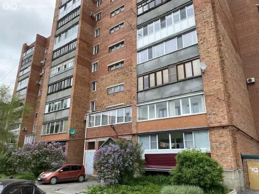 1-комнатная квартира: Курган, улица Бурова-Петрова, 1 (33 м) - Фото 0