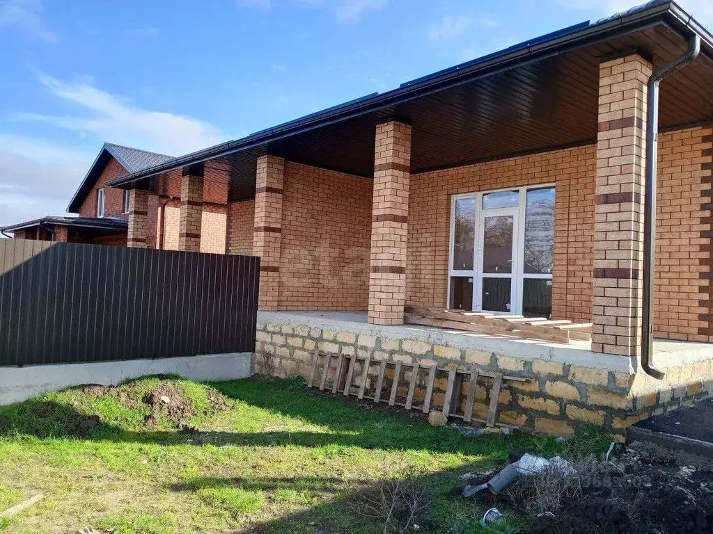 Дом в Ставропольский край, Михайловск Шпаковский район, ул. Александра ... - Фото 1