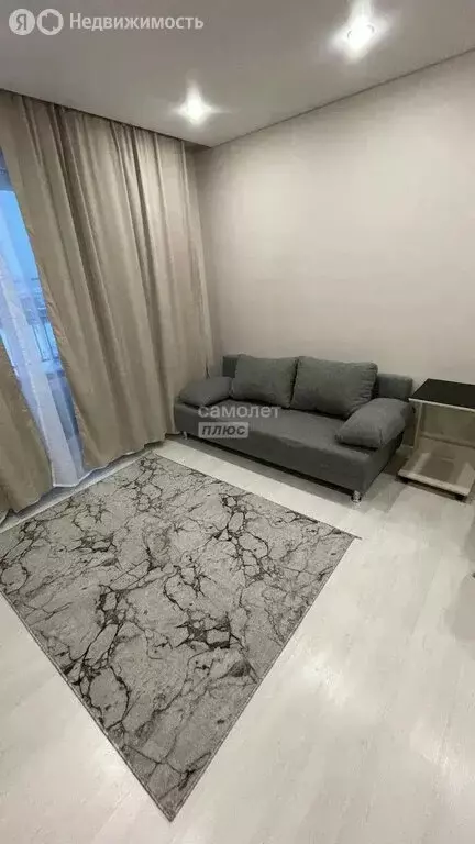 Квартира-студия: Тюмень, улица Василия Малкова, 12 (28 м) - Фото 2