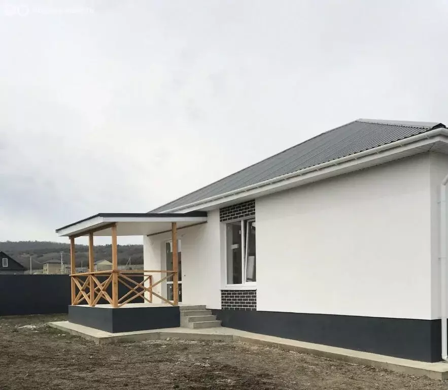 Дом в Симферопольский район, Добровское сельское поселение, село ... - Фото 1