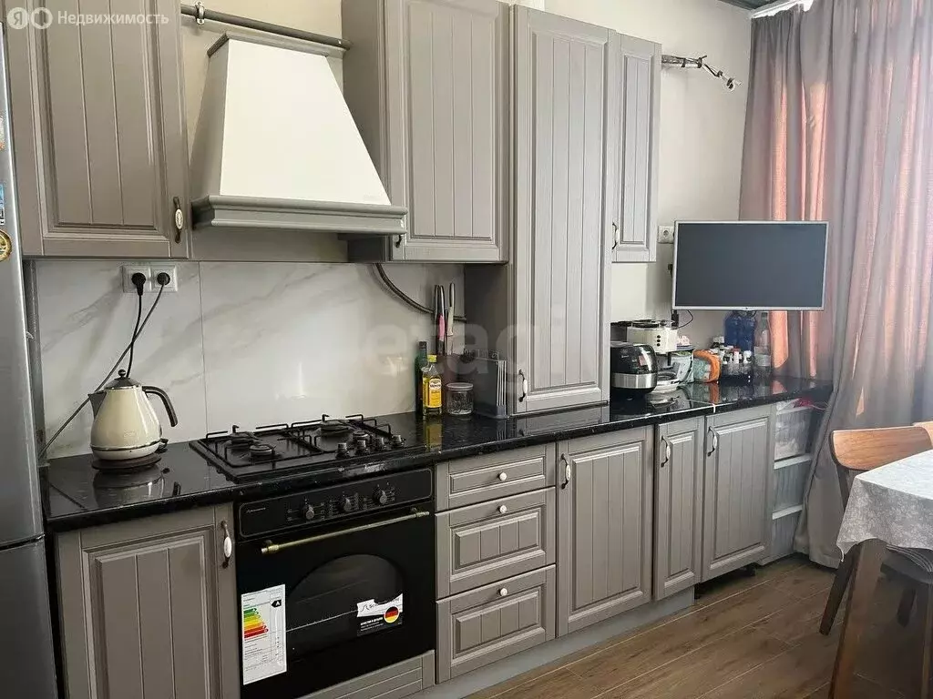 2-комнатная квартира: Симферополь, Смежный переулок, 10к4 (64 м) - Фото 1