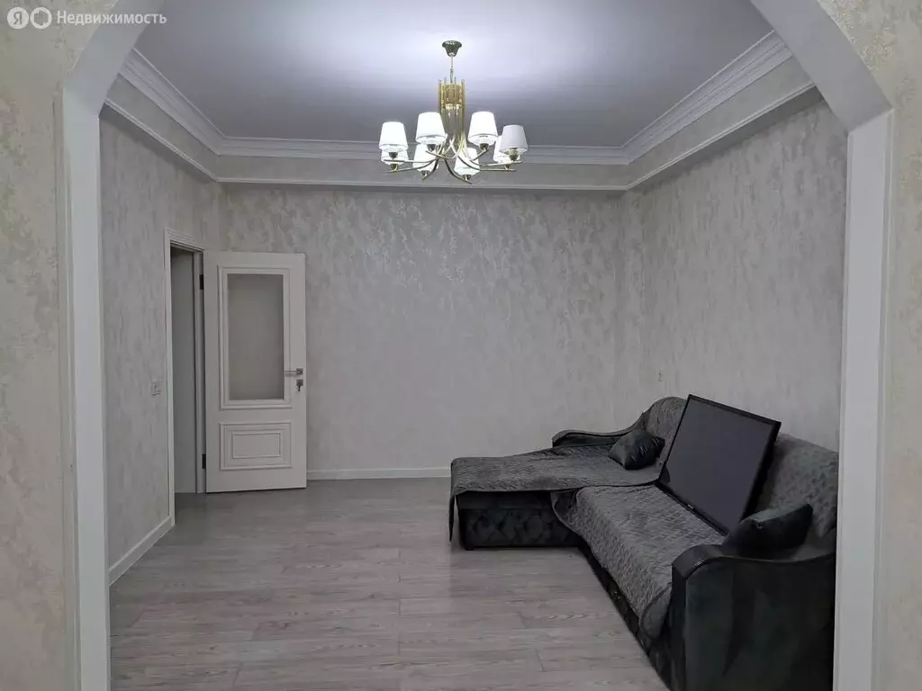 Квартира-студия: Махачкала, улица Ибрагима-Хаджи Урадинского, 9 (67 м) - Фото 2