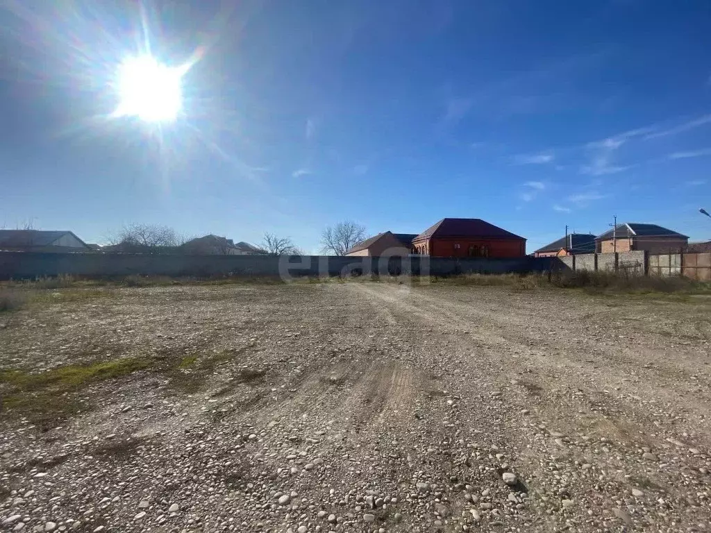 Участок в Ингушетия, Сунженский район, с. Берд-Юрт ул. Имени Берда ... - Фото 2