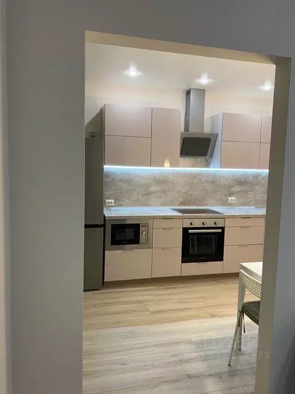 3-к кв. Тюменская область, Тюмень ул. Пожарных и Спасателей, 5к1 (80.0 ... - Фото 0