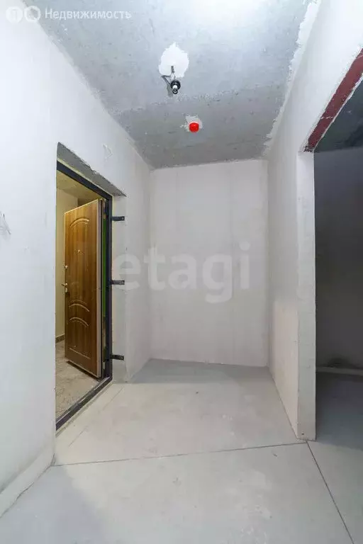 Квартира-студия: Тюмень, улица Тимофея Чаркова, 81к2 (32 м) - Фото 2