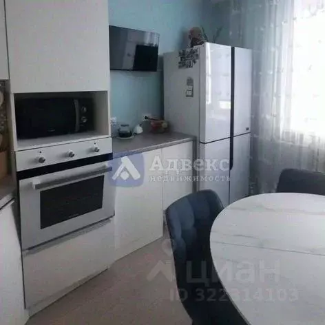 2-к кв. Тюменская область, Тюмень ул. Обдорская, 3 (50.6 м) - Фото 1