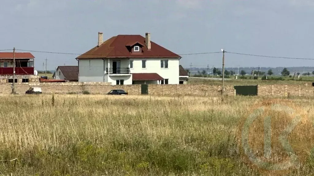Участок в Крым, Черноморский район, Медведевское с/пос, с. Медведево ... - Фото 1
