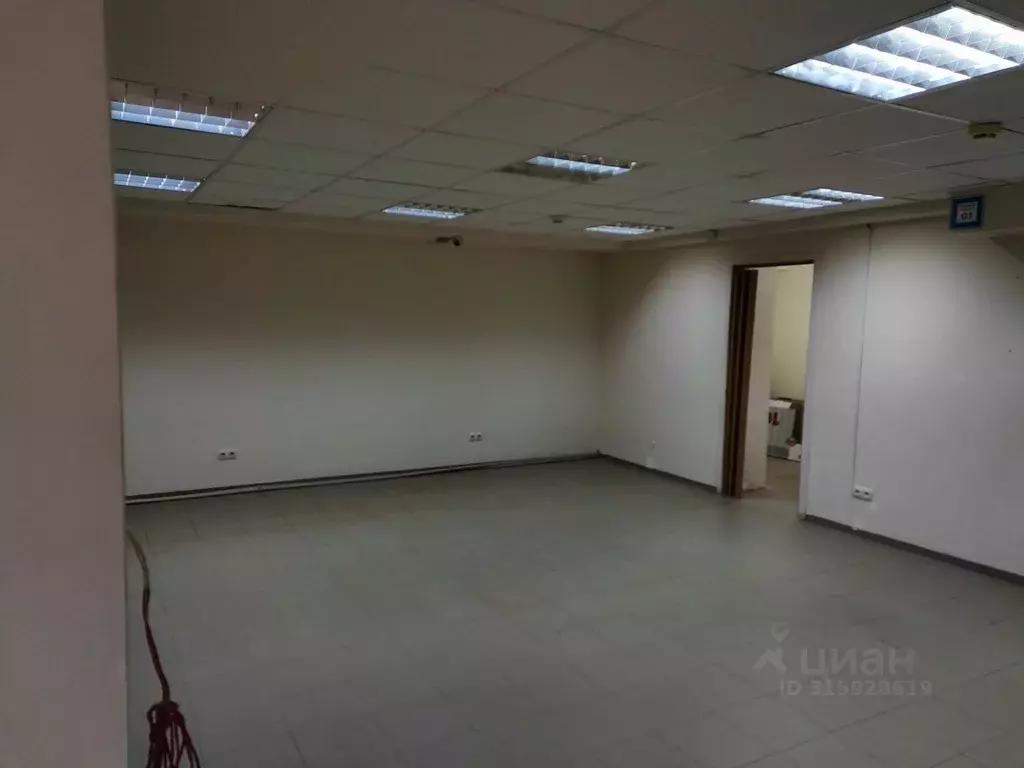 Помещение свободного назначения в Саратовская область, Саратов ул. ... - Фото 0