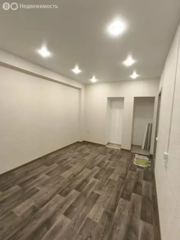 1к в 4-комнатной квартире (21.7 м) - Фото 2