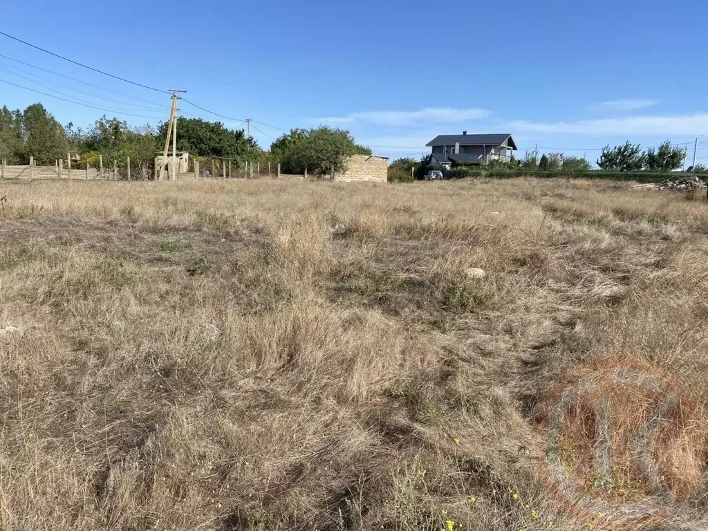 Участок в Крым, Черноморский район, Оленевское с/пос, с. Оленевка ул. ... - Фото 2