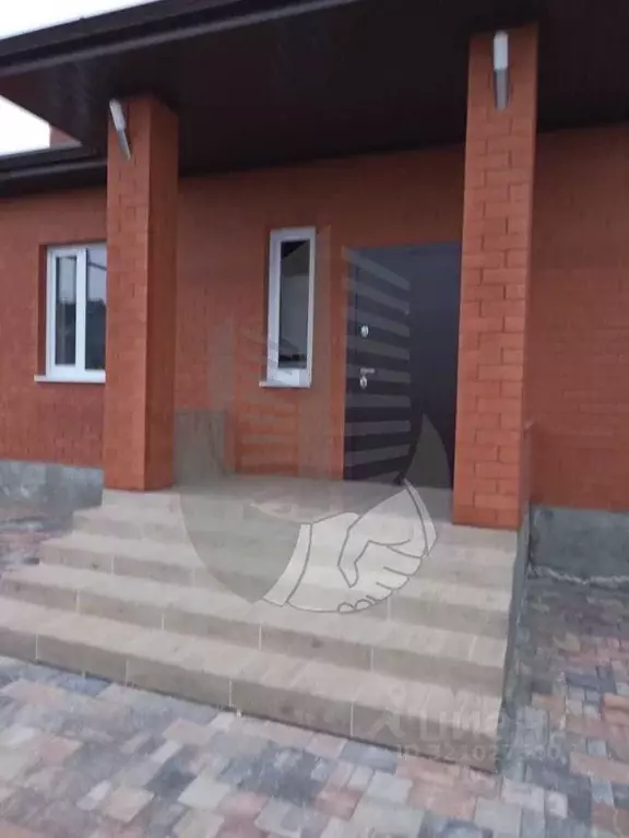 Дом в Краснодарский край, Динской район, с. Красносельское, Молодежный ... - Фото 0