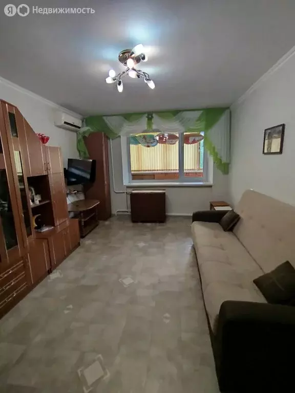 3-комнатная квартира: село Кандры, улица Матросова, 13 (68.9 м) - Фото 1
