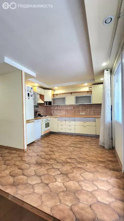3-комнатная квартира: Волгоград, Закавказская улица, 2А (77.2 м) - Фото 0