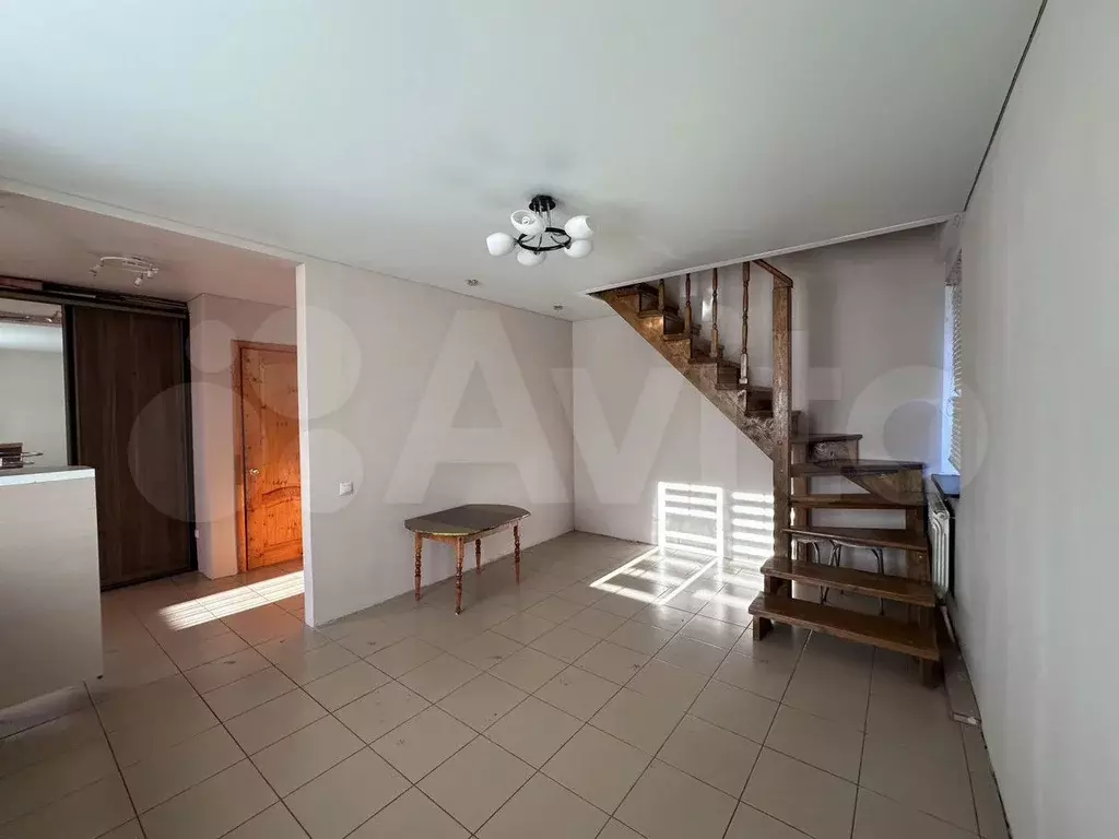3-к. квартира, 66,8 м, 1/2 эт. - Фото 1