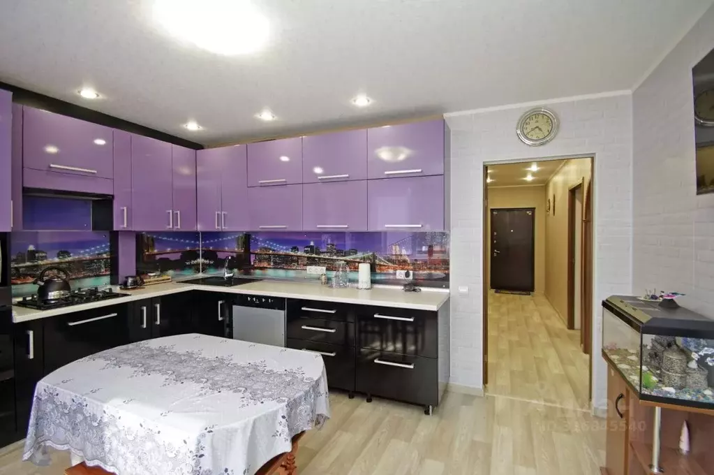 Дом в Омская область, Омск ул. Вавилова, 223 (162 м) - Фото 1