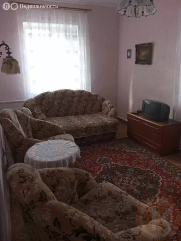 Дом в Зиминское сельское поселение, село Красноармейское, улица ... - Фото 1