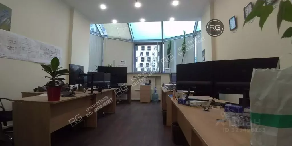 Офис в Санкт-Петербург пл. Конституции, 7 (289 м) - Фото 1