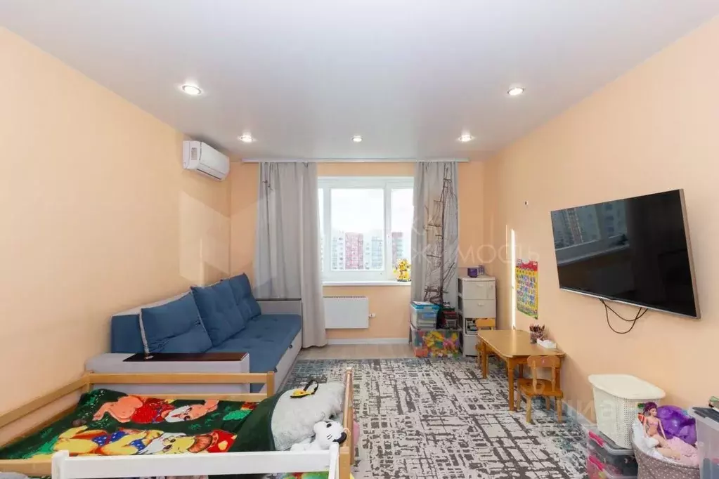 2-к кв. Тюменская область, Тюмень ул. Федюнинского, 62к1 (67.7 м) - Фото 1