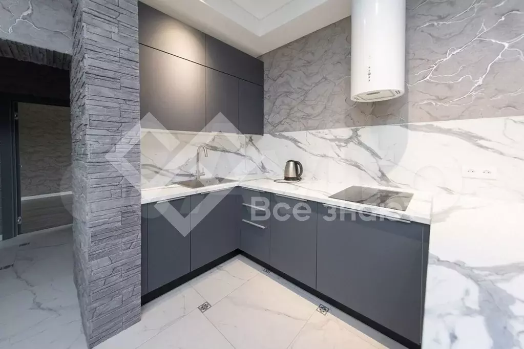 3-к. квартира, 80 м, 3/3 эт. - Фото 1
