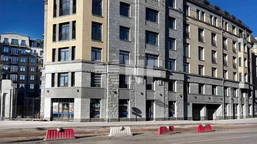 Торговая площадь в Санкт-Петербург наб. Реки Карповки, 31к1 (255 м) - Фото 1