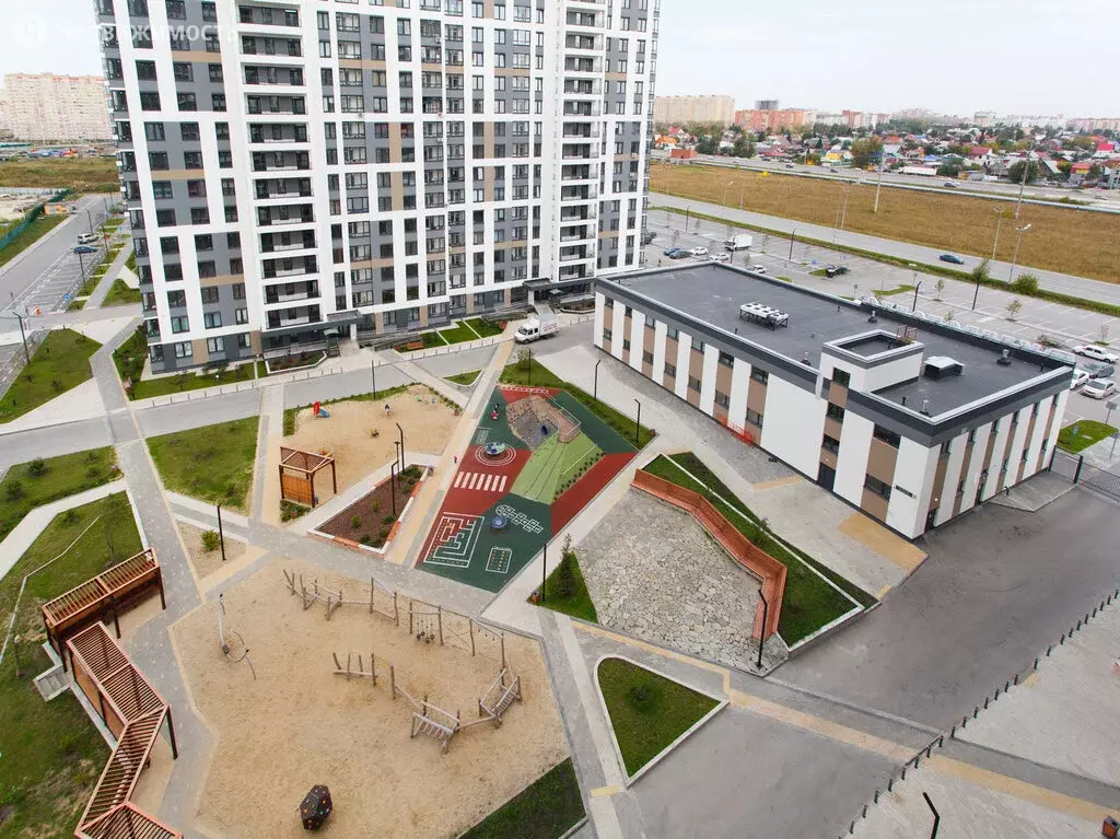 2-комнатная квартира: Тюмень, улица Фармана Салманова, 17 (68.02 м) - Фото 2