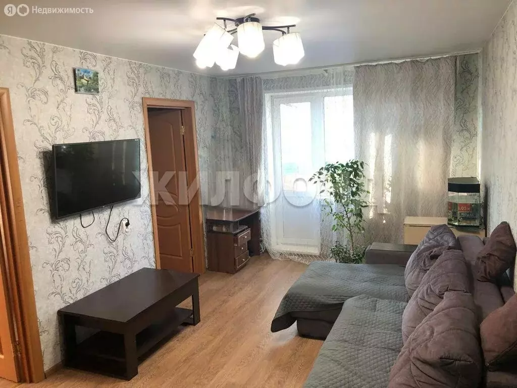 3-комнатная квартира: Абакан, улица Пушкина, 170 (47 м) - Фото 1