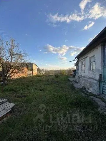 Дом в Саратовская область, Вольск Народная ул., 151 (100 м) - Фото 2