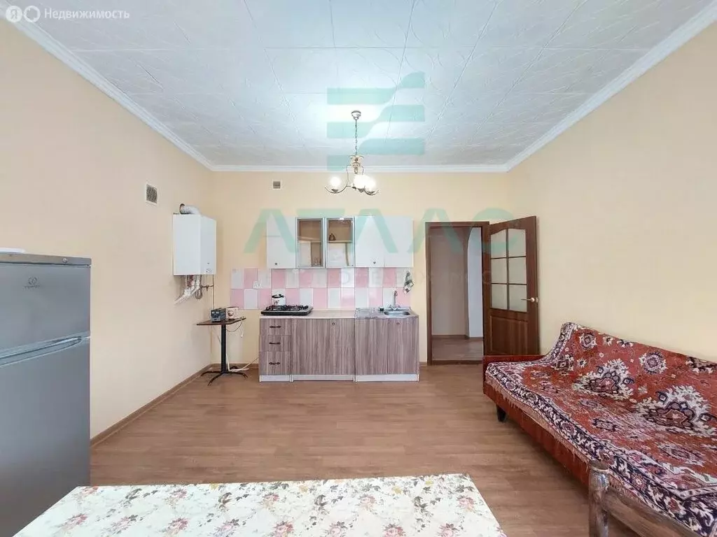 Дом в посёлок городского типа Гвардейское, Первомайская улица, 80 ... - Фото 0