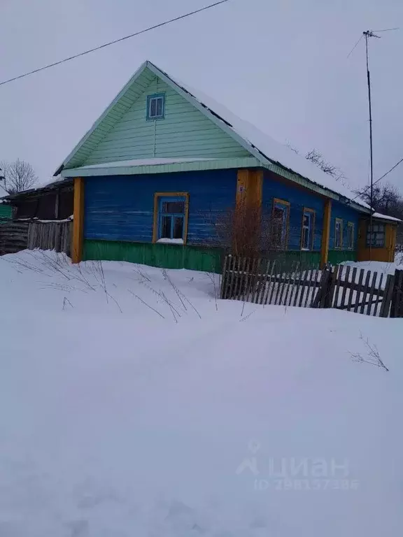 Дом в Орловская область, Мценский район, Чахинское с/пос, с. ... - Фото 1