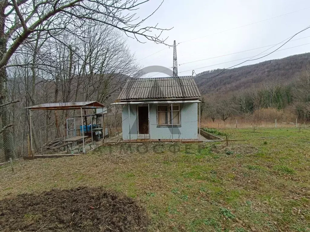 Дом в Краснодарский край, Туапсинский муниципальный округ, с. Красное  ... - Фото 1