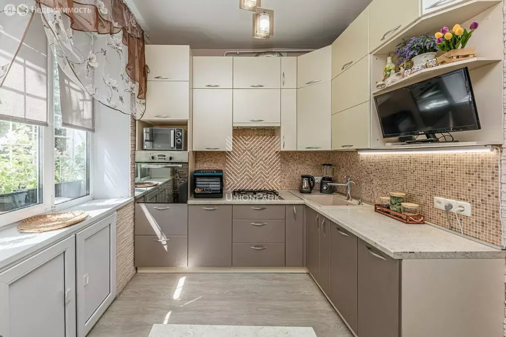 2-комнатная квартира: Челябинск, улица Жукова, 9А (53.9 м) - Фото 0